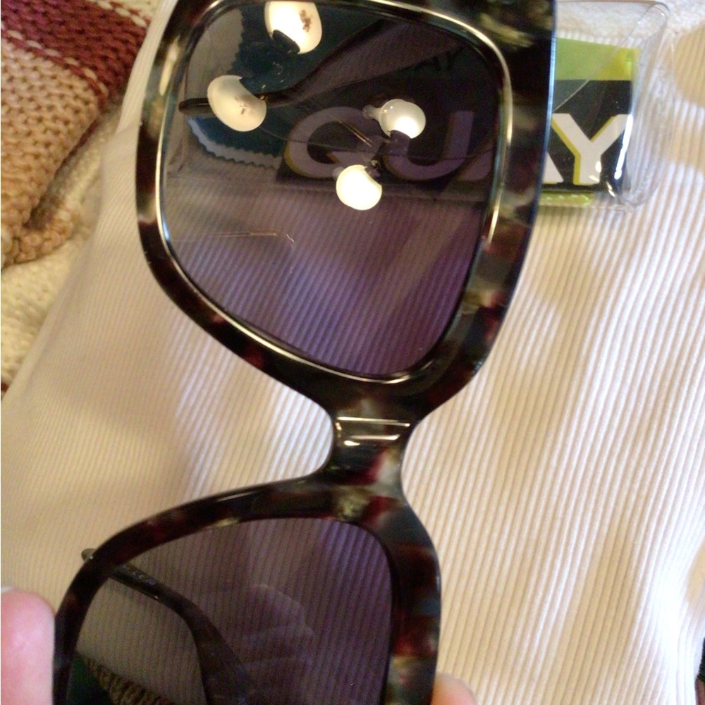 NEW! Rare Quay ICY polarized green sunglasses - Picture 7 of 7